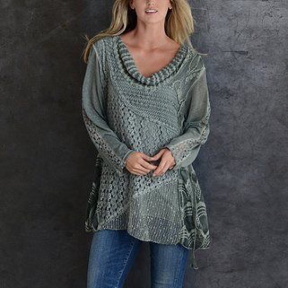 Simply Couture NWT Embellished Tunic